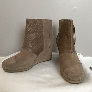 TOMS Taupe Suede Women’s Wedges